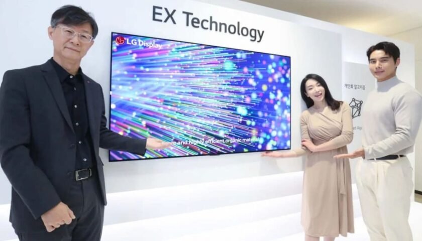 LG OLED EX displayer