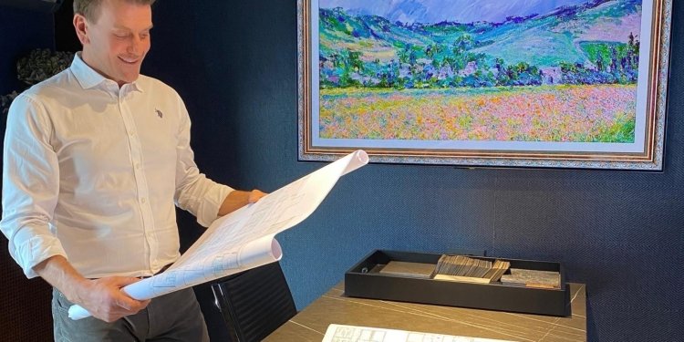 Ο Σπύρος Σούλης εβαλε το χεράκι του για τον σχεδιασμό της LG OLED TV Gallery