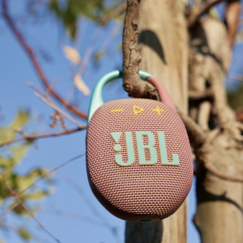 JBL Clip 5 displayer