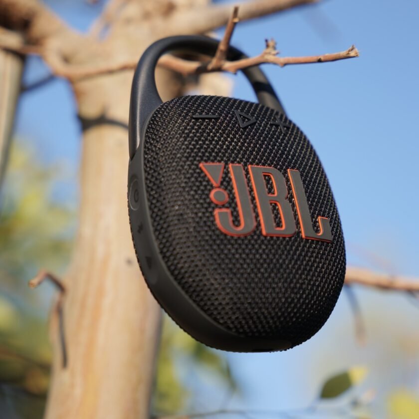 JBL Clip 5 displayer