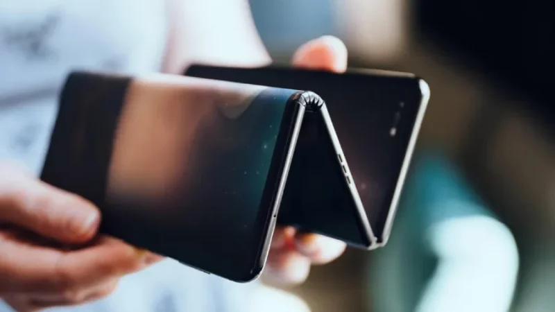 Η Huawei ίσως ετοιμάζει ένα τριπλής οθόνης foldable smartphone