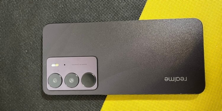 Realme C75 greek review