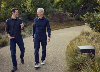 Ο Tim Cook αποχωρεί από CEO της Apple – Νέος CEO ο John Ternus
